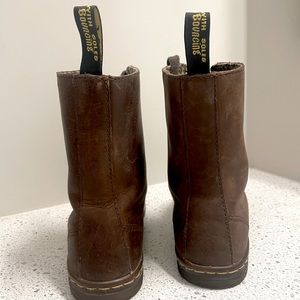 Dr. Martens brown Sheridan lace-up boots.